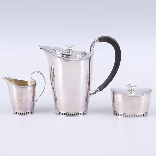 SVEN ARNE GILLGREN. Kaffeservis, 3 delar, empirstil, GAB, 1963, totalvikt 1142 gram.