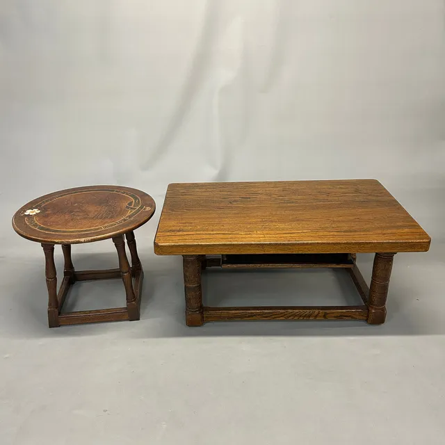 OAK COFFEE TABLE AND SIDE TABLE.