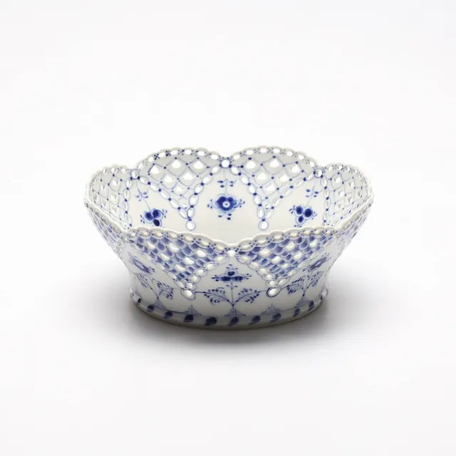 SKÅL, porslin, "Musselmalet", helblond, Royal Copenhagen, Danmark.