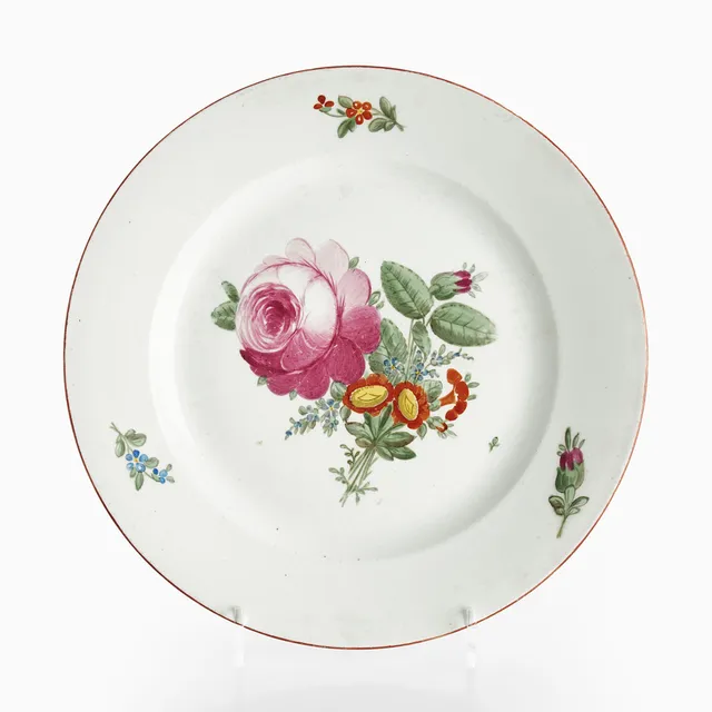 TALLRIK, porslin, Ryssland, 1700-tal, målad dekor av "Deutsche blumen", undertill märkt "pridvor".