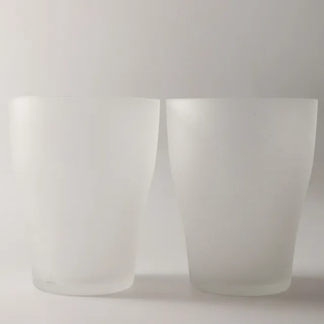 THOMAS SANDELL. Vaser, 2 stycken, "Louise", frostat glas, Reijmyre glasbruk.