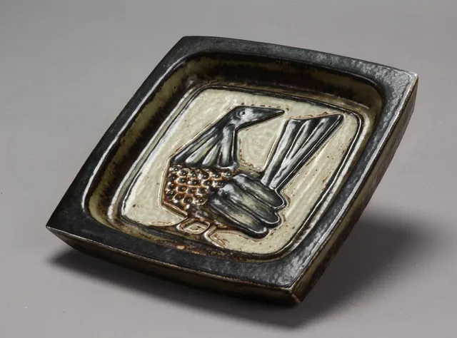 Jørgen Mogensen for Royal Copenhagen. Fad af stentøj, nr. 21941