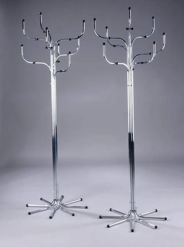 Sidse Werner. Et par stumtjenere, model 'Coat Tree' (2)