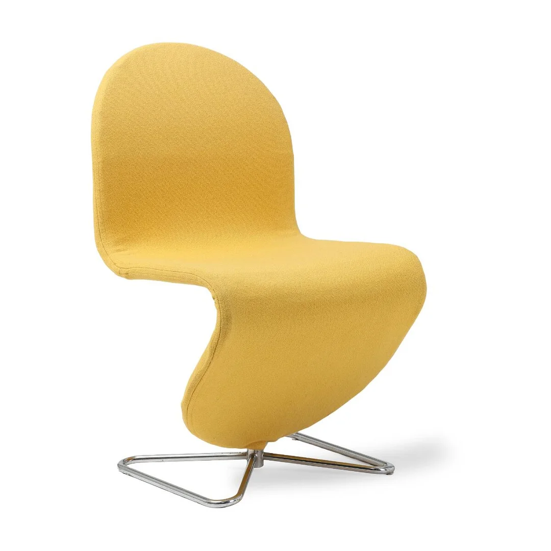 “1–2–3”. S-shaped chair with yellow upholstery and “butterfly” metal base. Manufactured by Fritz Hansen. — Modern Furniture — Bruun Rasmussen