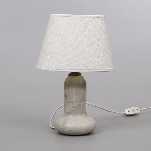 BORDSLAMPA, marmor, 1900/2000-tal.