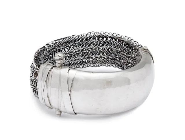 Bjorg, Toril — Armbånd