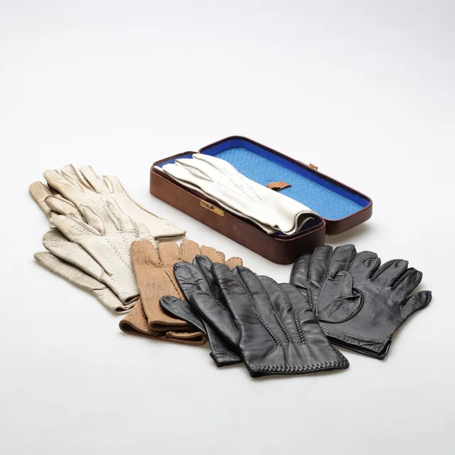 HANDSKAR, 8 par, skin/läder, bl.a. Nordströms, Lund, 1900-tal.