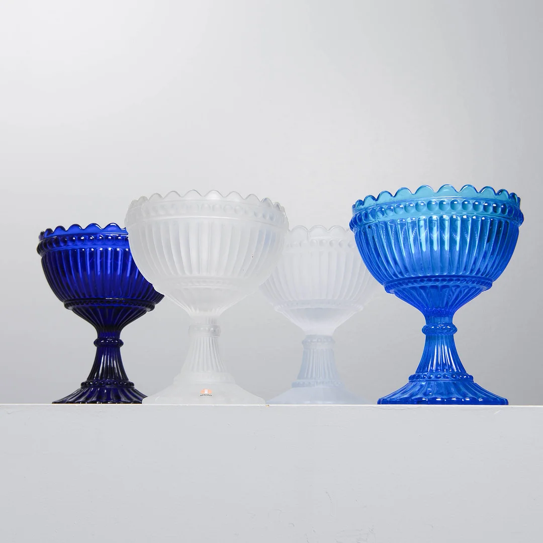 ARMI RATIA. Skål på fot, 4 st, "Mariskooli", Marimekko/Iittala, Finland. — Utility glass — Formstad Auktioner