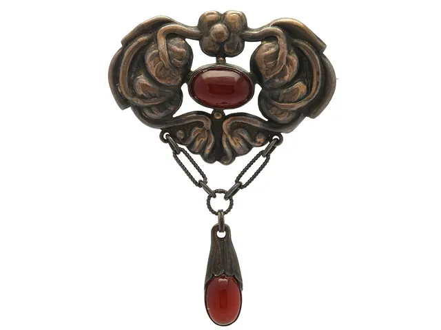BROSCH, silver, karneol, Bernard Hertz, Jugend, höjd 87 mm, vikt 15,1 g,