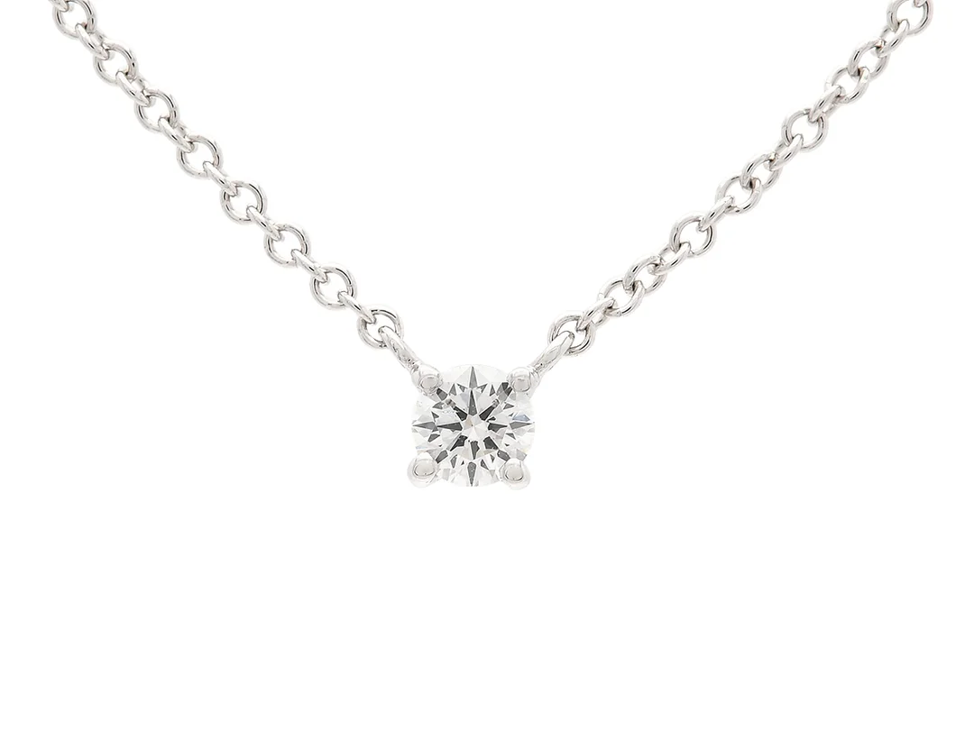 COLLIER, 18K vitguld, briljantslipad diamant ca 0,15 ct, ca TW/SI, längd 42 cm, vikt 2,3 g. — Smycken/Collier — Kaplans