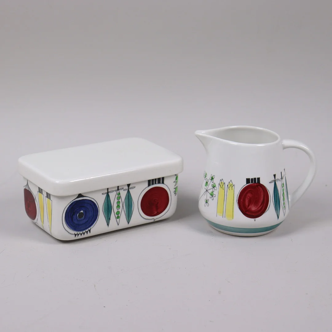 MARIANNE WESTMAN. "Picknick", Rörstrand, smörask och liten kanna, 1950-tal. — Tableware — Markus Auktioner
