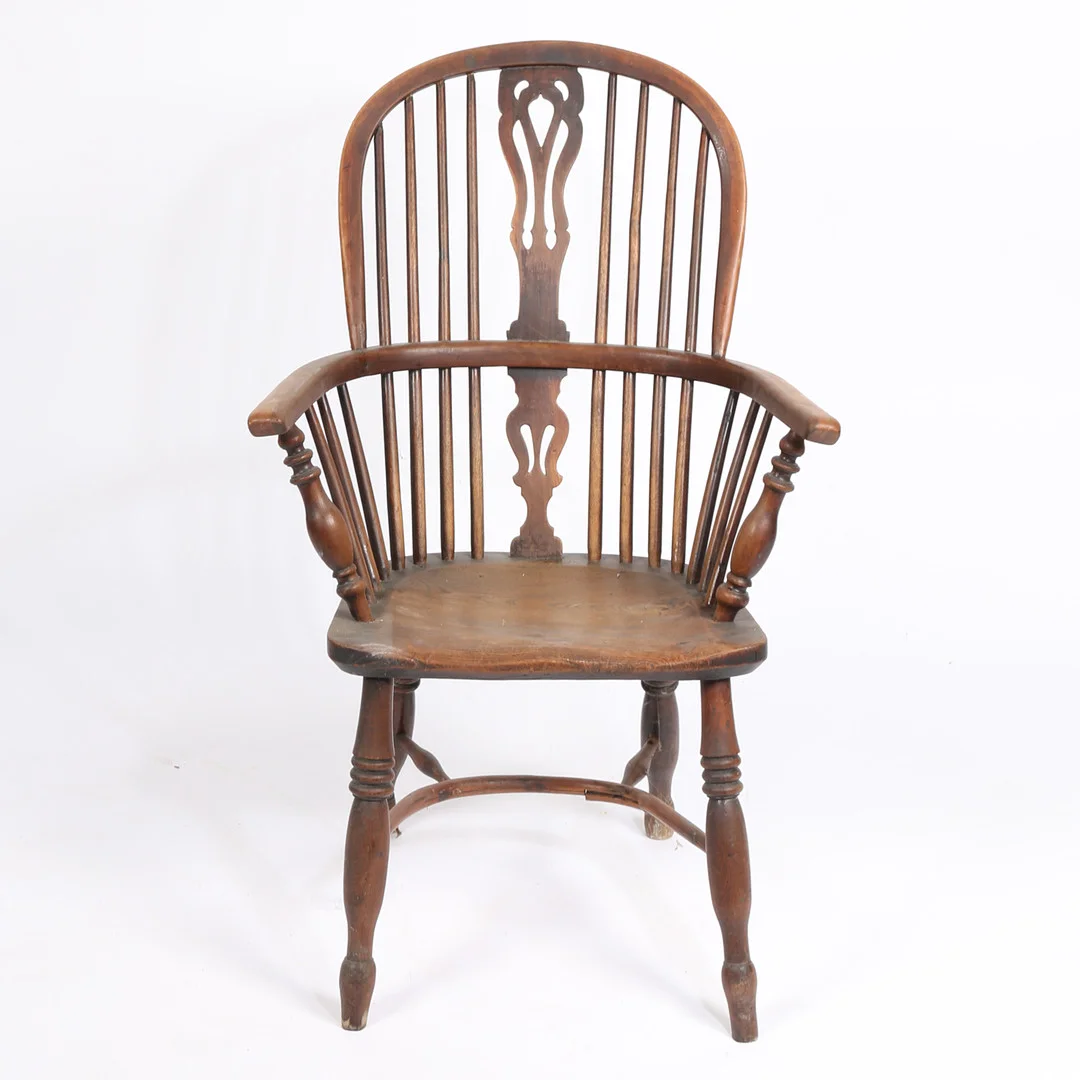 A 19TH CENTURY YEW AND ELM WINDSOR CHAIR. — Armchairs & Chairs — Bishop & Miller