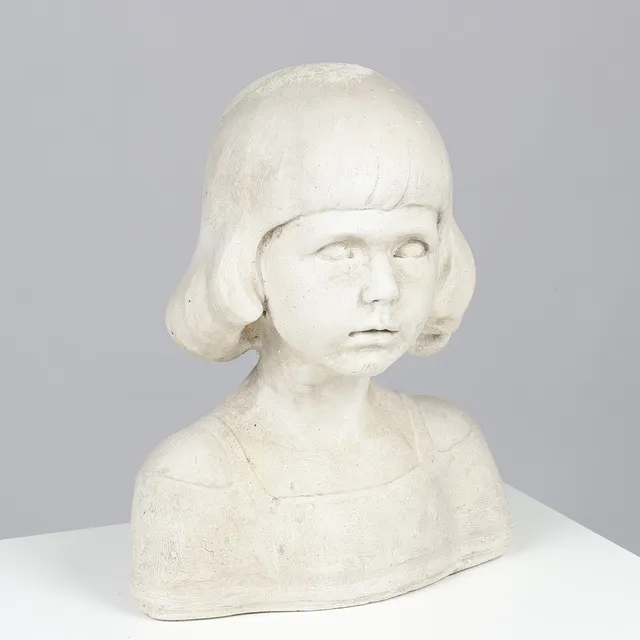 Ubekendt kunstner, mindre gips buste af pige, midten af 1900 tallet.