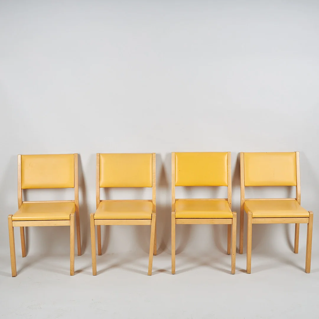 ALVAR AALTO. STOLAR, 4 st, modell 611, Artek,1970-tal. — Armchairs & Chairs — Stockholms Auktionsverk Helsinki