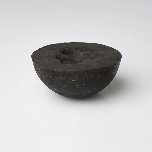 BO ANDERSSON. Skulptur, metall, daterad 26.9.01.