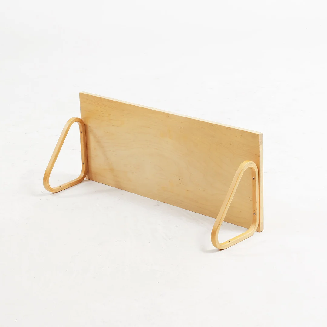 ALVAR AALTO, hylla, modell 112A, Artek, formgiven 1936. — Cupboards, Cabinets & Shelves — Göteborgs Auktionsverk
