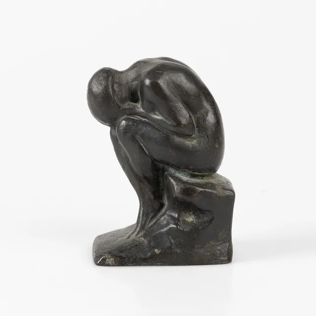 HALVAR FRISENDAHL. Skulptur, "Sorg", bronspatinerad metall, signerad.