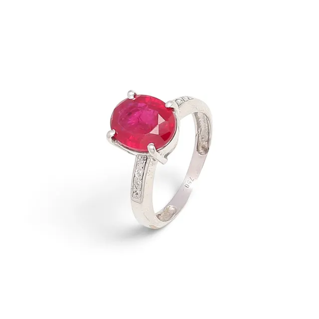 Ruby and diamonds ring.