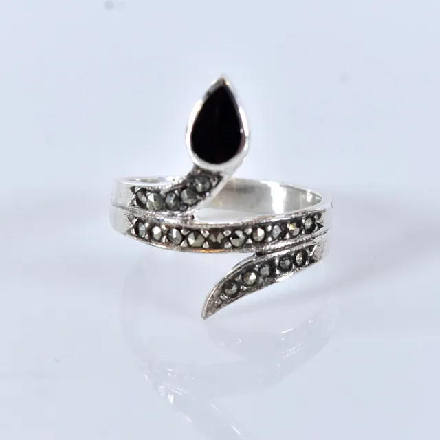 RING, sterlingsilver med markasiter.