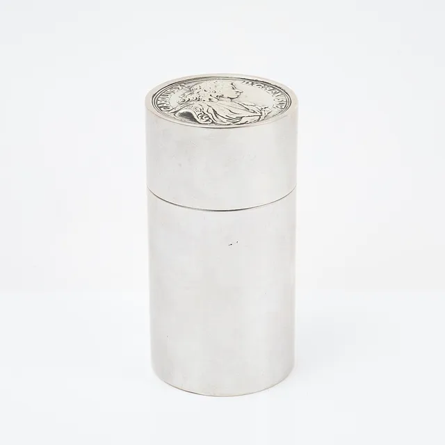 VERA FERNGREN. Burk med lock/cigarettetui, steringsilver, GAB, Stockholm 1962.