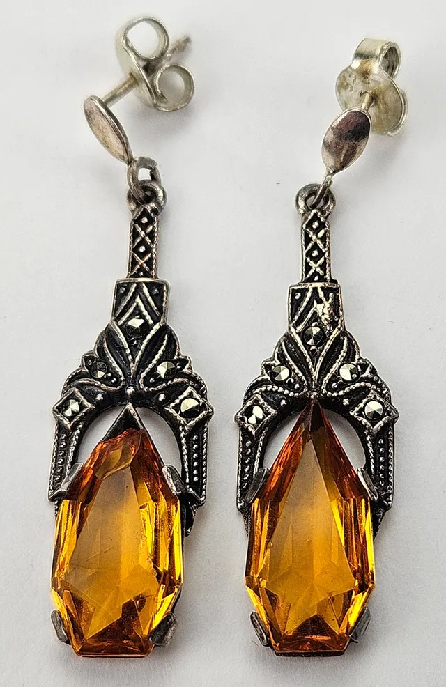 ÖRHÄNGEN, ett par, silver, Art deco-stil, med stenar, bland annat markasiter, 1900-tal.