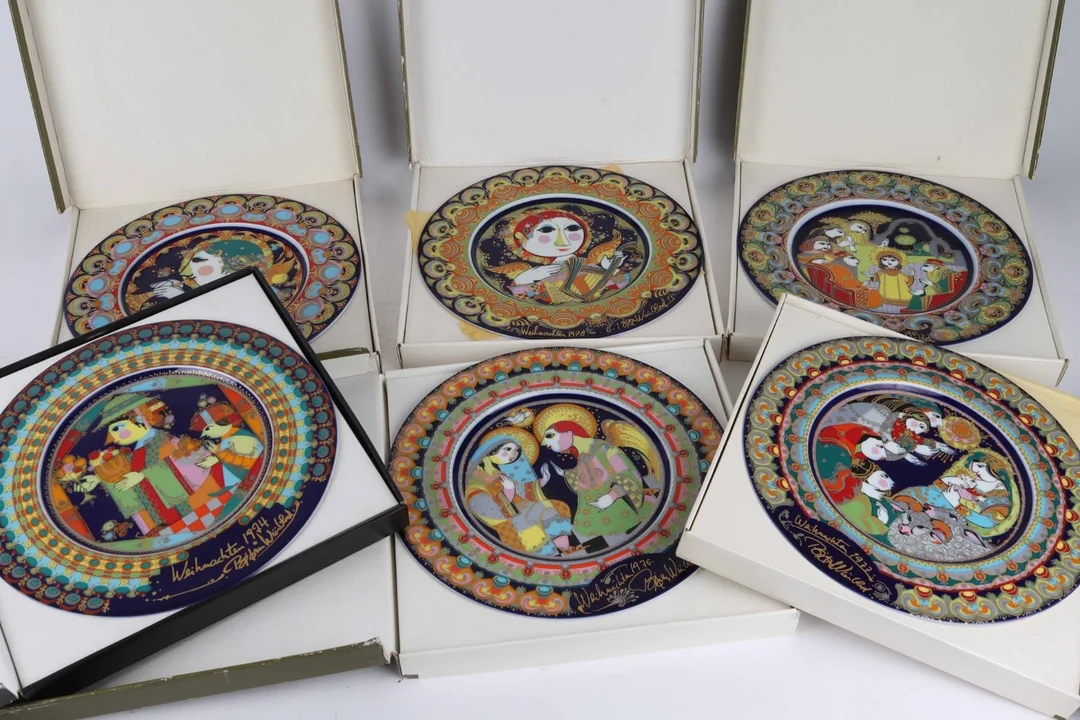 Bjørn Wiinblad (1918-2006) for Rosenthal: A collection of 6 porcelain Christmas plates (6) — Glass, porcelain and ceramics/Vases, bowls, dishes — Lauritz