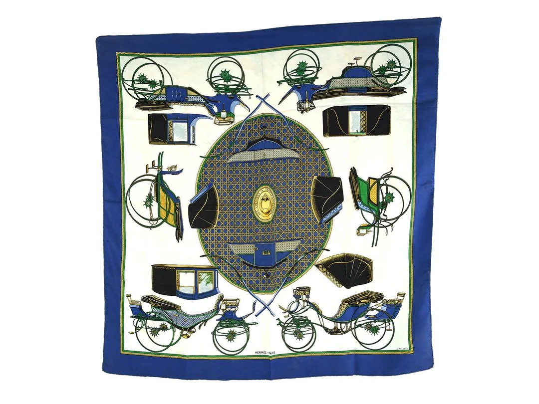 SCARF, HERMÈS, Les Voitures a Transformation, Fransoice de la Perrier, 100% siden, 90x90cm, blå, vit, fläckar. — Accessoarer/Scarves — Kaplans