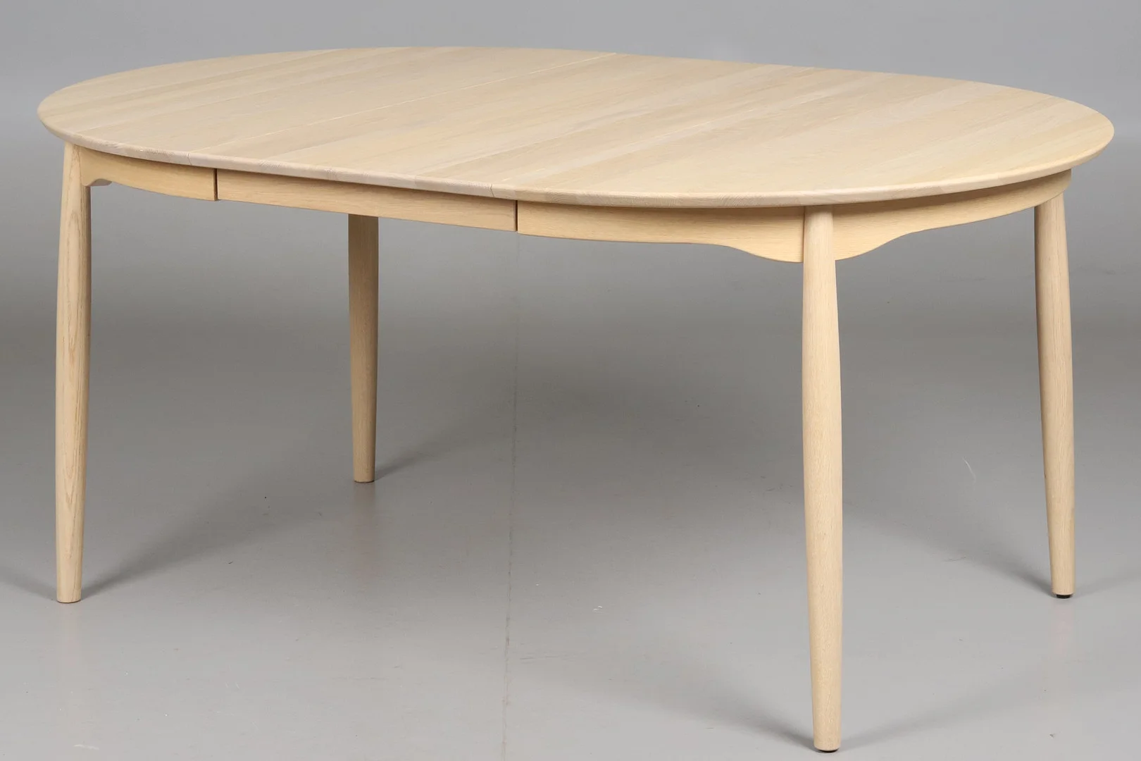 MARIT STIGSDOTTER. MATBORD, "Carl", ek, delbart, STOLAB. — Tables — Örebro Stadsauktioner