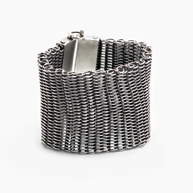 Bjorg, Toril — Armbånd