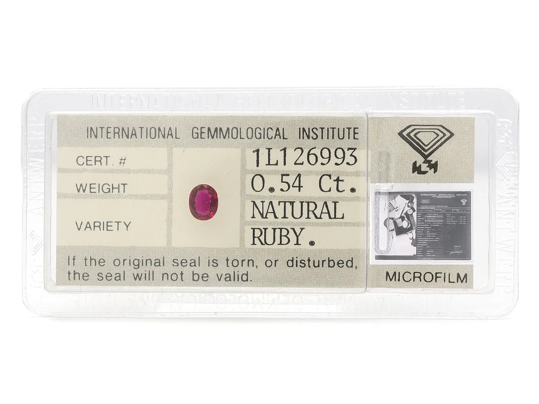 RUBIN, ovalslipad, 0,54 ct, IGI 1L126993, förseglad. — Ädelstenar/Rubiner — Kaplans