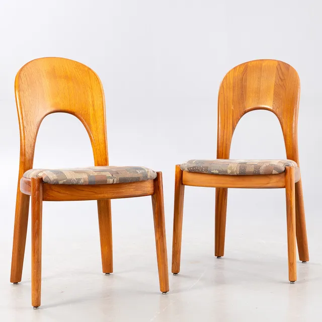 NIELS KOEFOED. Koefoeds Hornslet. 2 Stühle "Morten". Dänemark, 2. Hälfte 20. Jahrhundert (2).