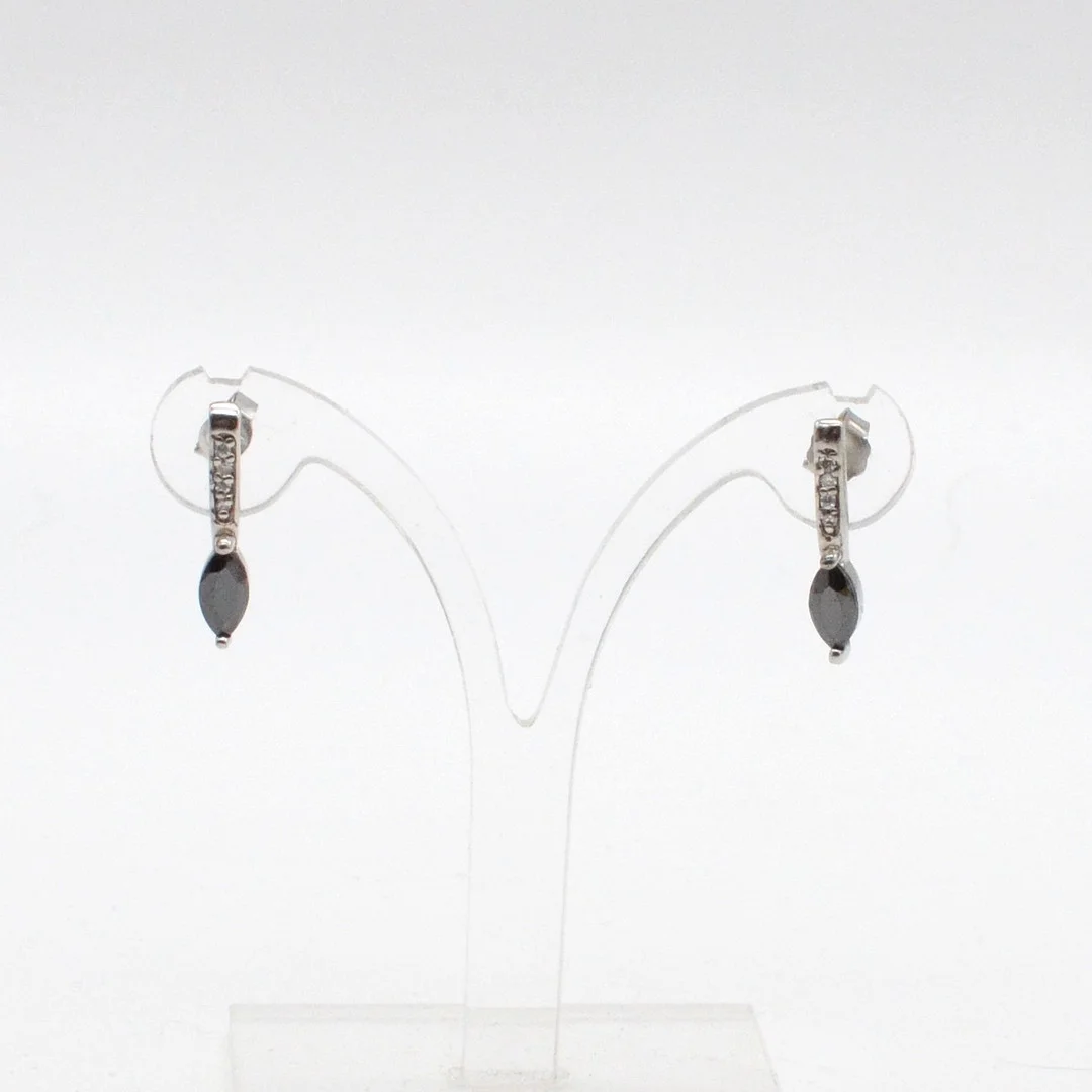 VINTAGE STABOHRRINGE AUS STERLINGSILBER, MIT ZIRKONIA UND DUNKLEM FARBSTEIN (IM OVALSCHLIFF), LÄNGE CA. 20 MM. — Earrings — Kunst- und Auktionshaus Kleinhenz