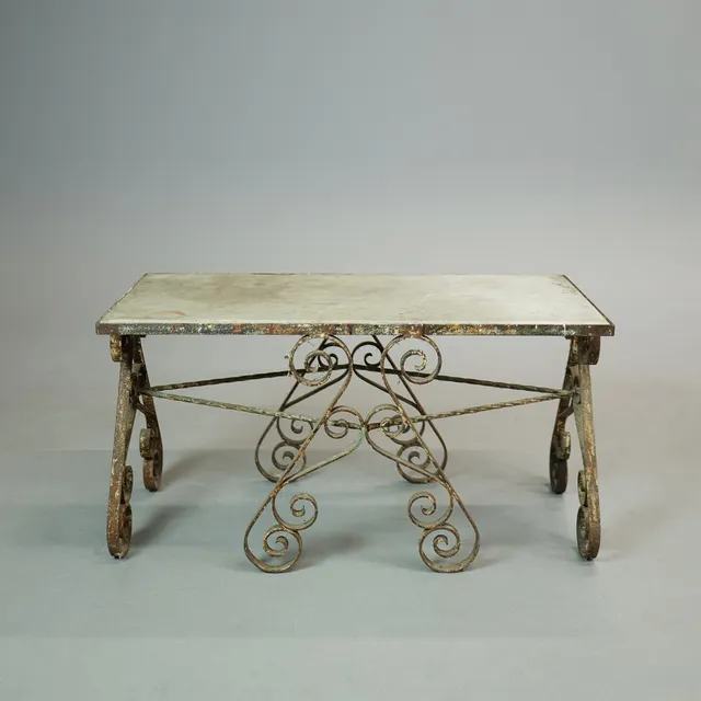 LATE 19TH/EARLY 20TH CENTURY FRENCH LOW PATISSERIE TABLE.