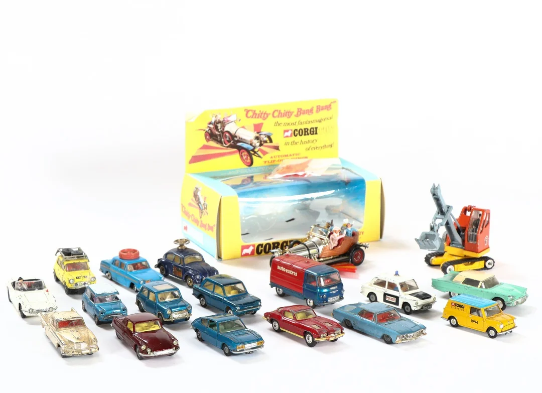 Corgi Toys. Collection cars etc., i.a. Chitty Chitty Bang Bang and more (18) — Hobby and collectibles/Toys — Lauritz