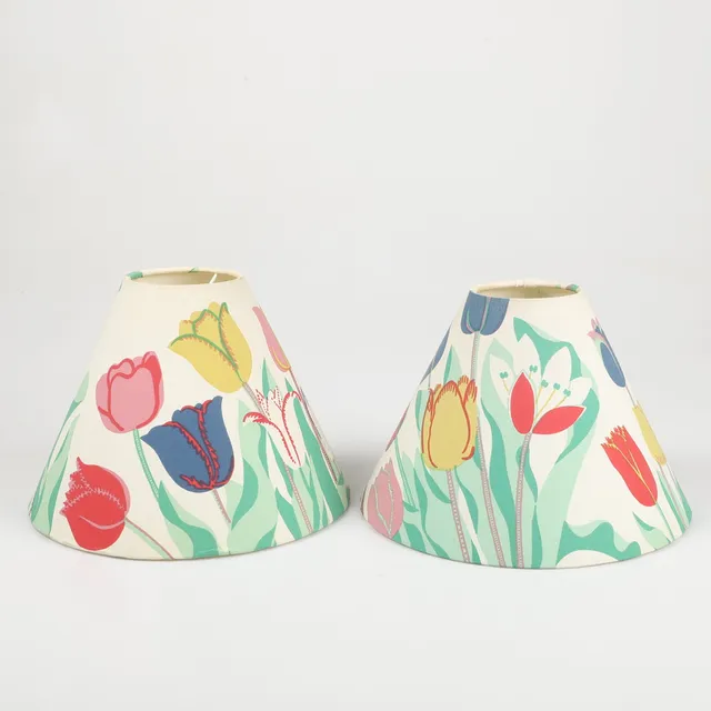 JOSEF FRANK. Lampskärmar, 1 par, "Tulpan", Firma Svenskt Tenn, Stockholm.