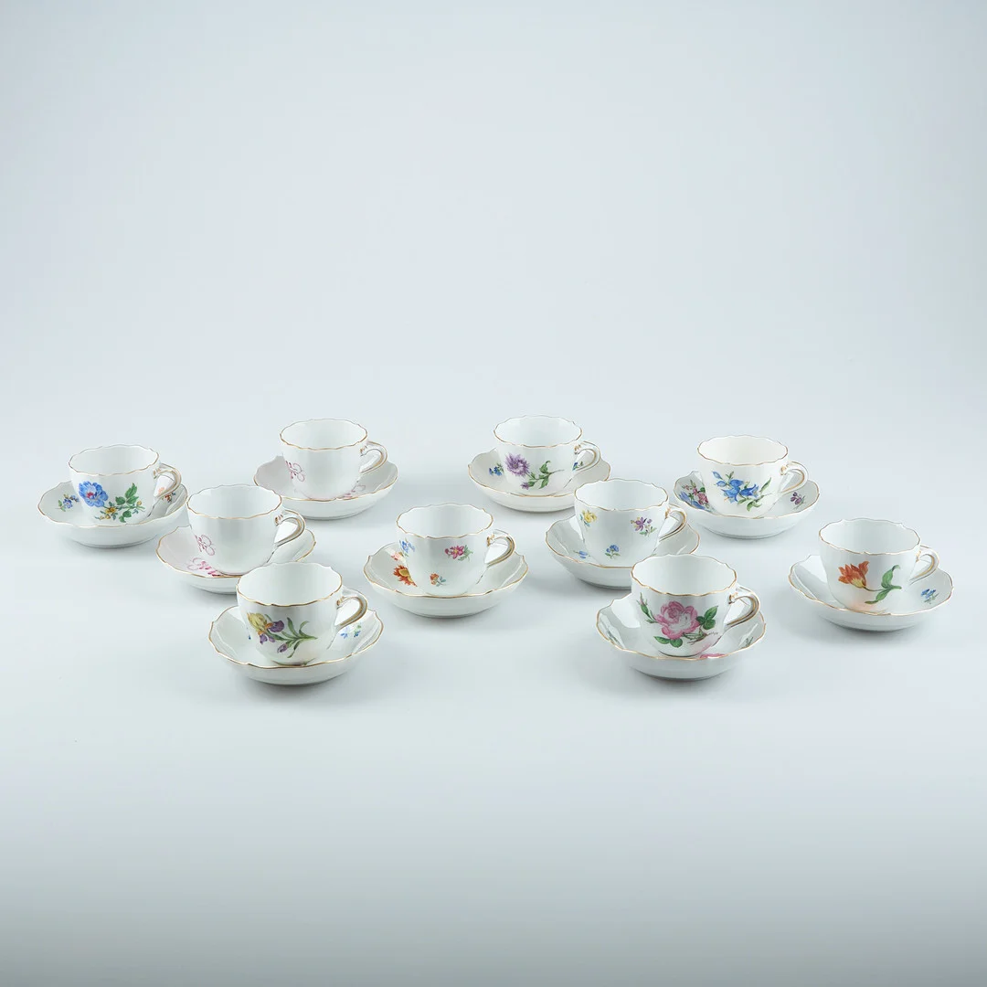 KOPPAR MED FAT, 10 st, porslin, Meissen, Tyskland. — European — Stockholms Auktionsverk Helsinki