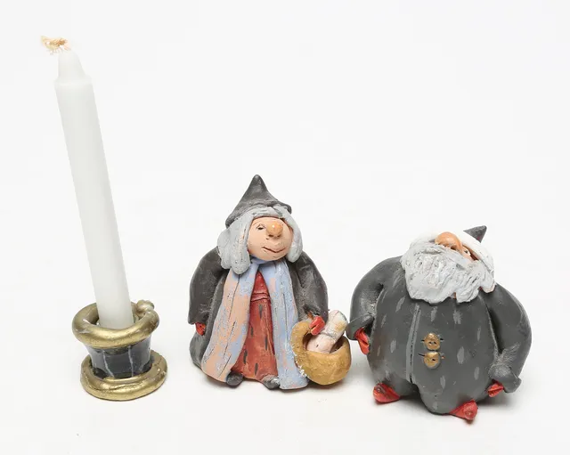 SONIA THURBORG. FIGURER, 2 st, och LJUSSTAKE, keramik.