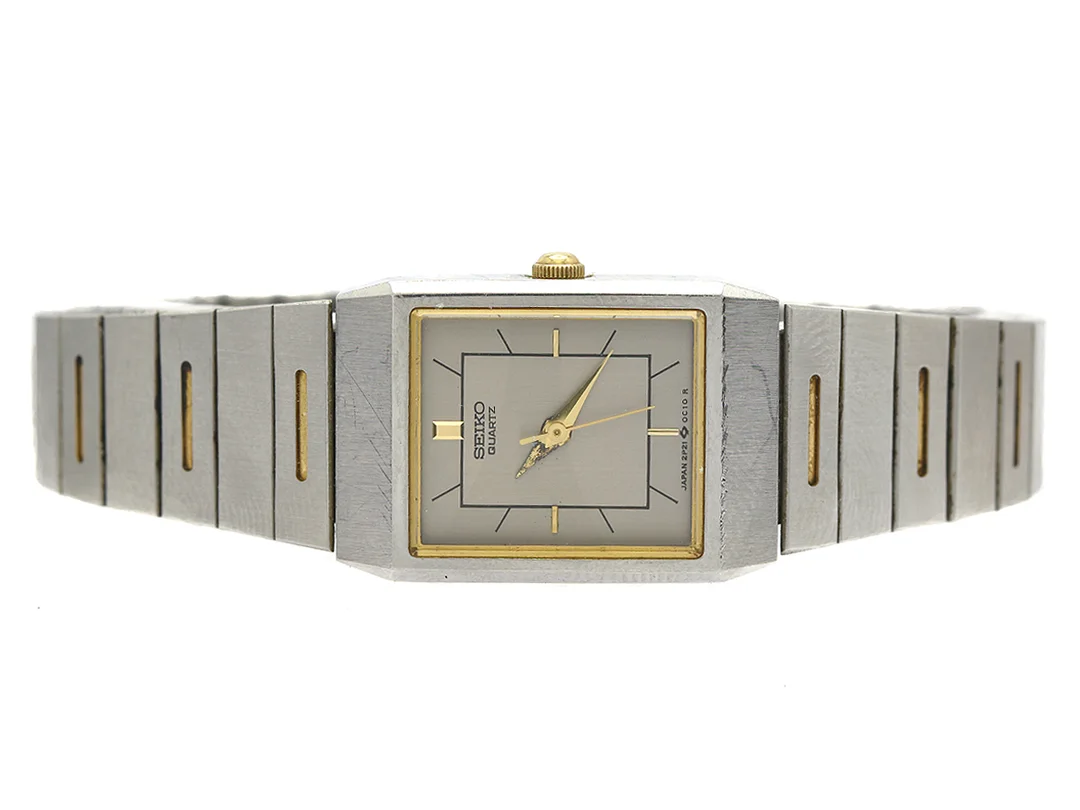 SEIKO, damur, 17,5 x 25 mm, Cal 2P21, Serie nr. 667206, Boett nr. 2P21-5B30, stål, quartz (går ej), hardlexglas, skadad urtavla, integrerad originallänk, ca 1996. — Klockor/Seiko — Kaplans