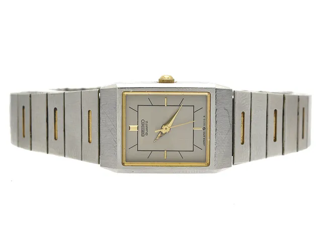 SEIKO, damur, 17,5 x 25 mm, Cal 2P21, Serie nr. 667206, Boett nr. 2P21-5B30, stål, quartz (går ej), hardlexglas, skadad urtavla, integrerad originallänk, ca 1996.