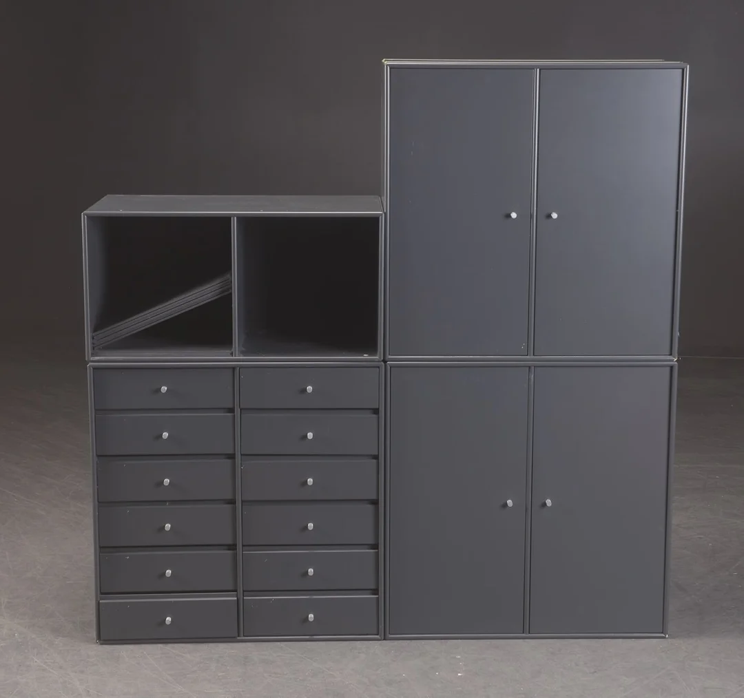 Peter J. Lassen. Fire Montana moduler med sokkel (4+1) — Furniture/Shelving — Lauritz