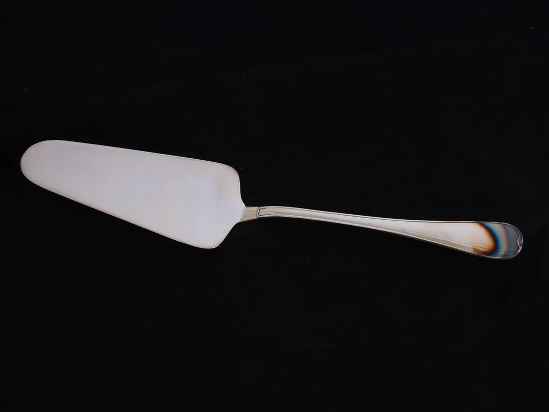 Tårtspade S830 56,4g, modell: Svensk, 239mm, år: 2002, tillverkare: GAB, i ask — Silver/Matsilver — Kaplans