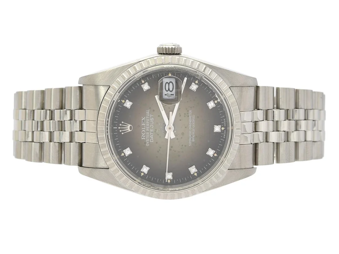 ROLEX, Oyster Perpetual, Datejust (T Swiss Made T), Chronometer, "Dégradé Diamond Dial", Ref nr. 16220, Serie nr. R802303, Cal 3135, Verk nr. 5030939, Boett nr. 2080, herrur, 36 mm, stål, automatisk, safirglas (skadat), datum, diamanturtavla (10 st 8/8), skadad urtavla, utbytt bakboett, Jubileelänk, viklås, Ref nr. 62510H-M2/555 B, servad augusti 2022, ca 1988. — Klockor/Rolex — Kaplans
