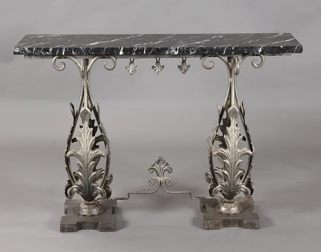 Console in wrought iron and marble top, circa 1930-1940.