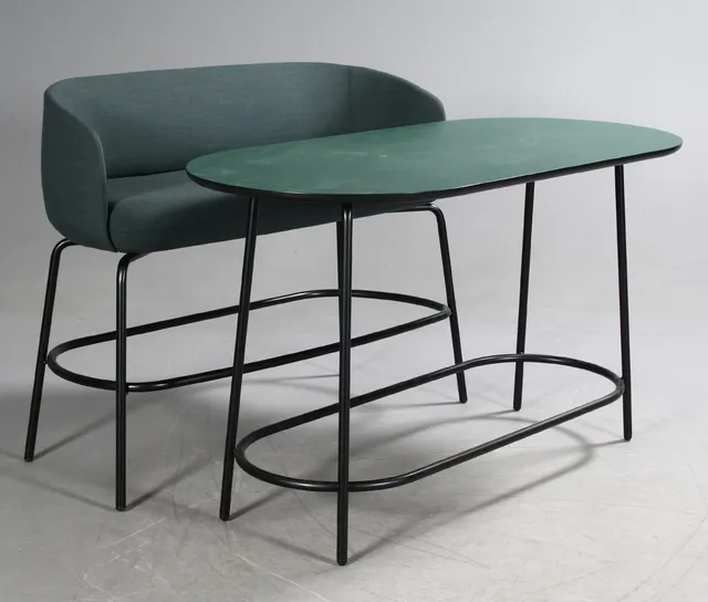 Form Us With Love for +Halle. Nest serien. Høj lounge sofa samt barbord, grøn (2)