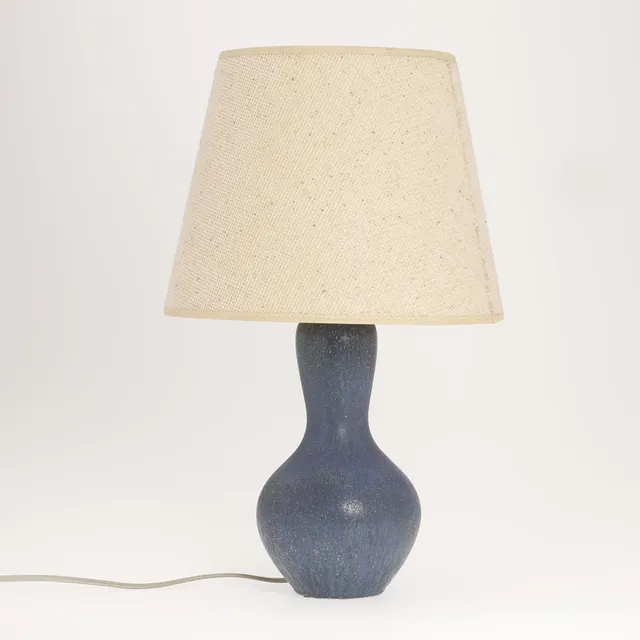 JACOB E. BANG. Kalabasformet bordlampe, Nymølle, stentøj, Danmark,1944-1957.