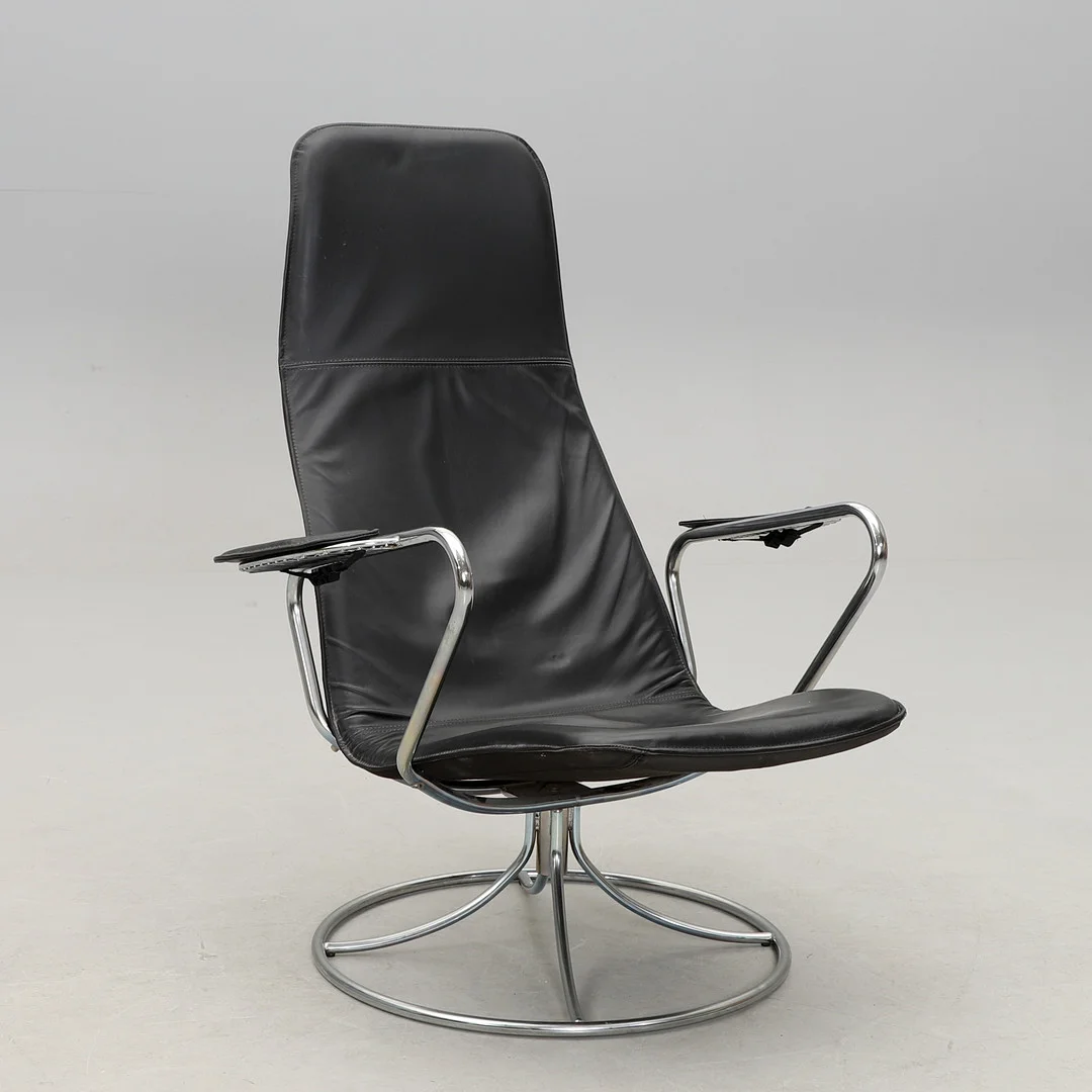 TORD BJÖRKLUND. SNURRFÅTÖLJ, "Exen", IKEA 1980-tal. — Armchairs & Chairs — Crafoord Auktioner Malmö