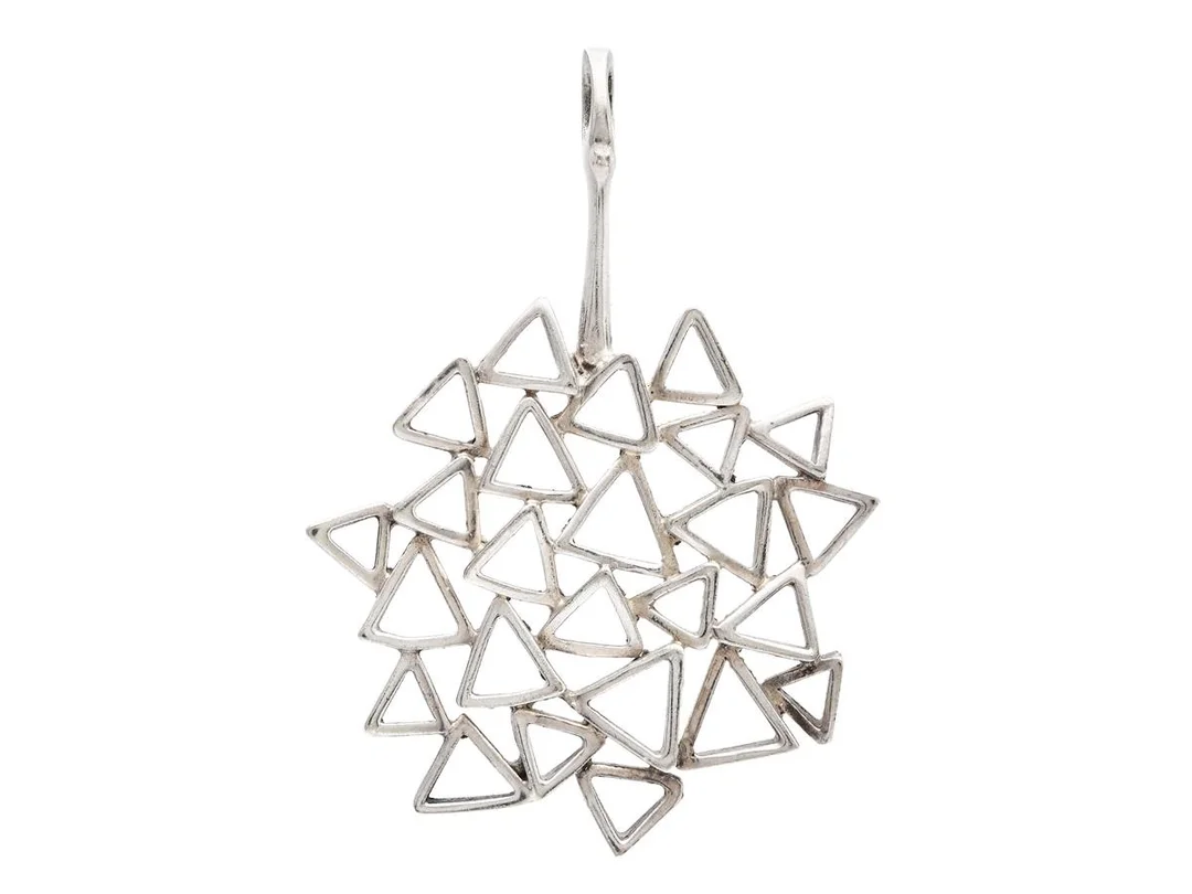 ROBBERT, hänge, sterlingsilver, höjd 65 mm, vikt 19,2 g, etui.(d) — Smycken/Hänge — Kaplans