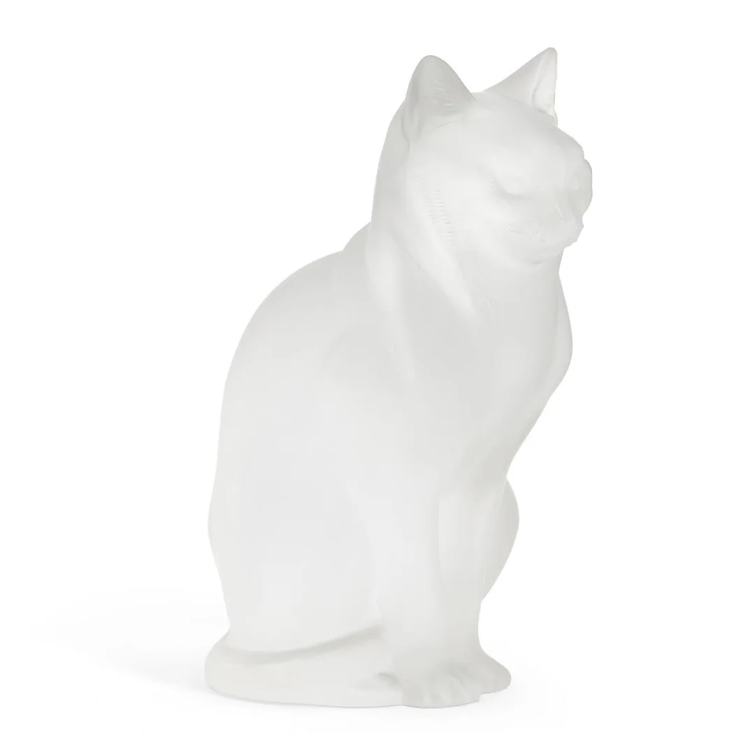 Chat Assis. A frosted crystal glass cat figure. Signed Lalique, France. H. 20.7 cm. — Modern Decorative Art — Bruun Rasmussen