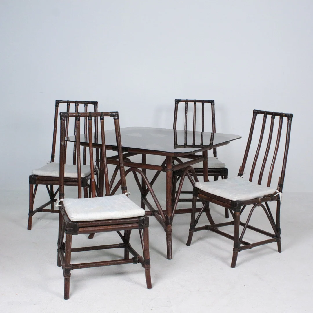 Bambus Tischgruppe aus den 1970er. — Dining room furniture — Stockholms Auktionsverk Düsseldorf/Neuss