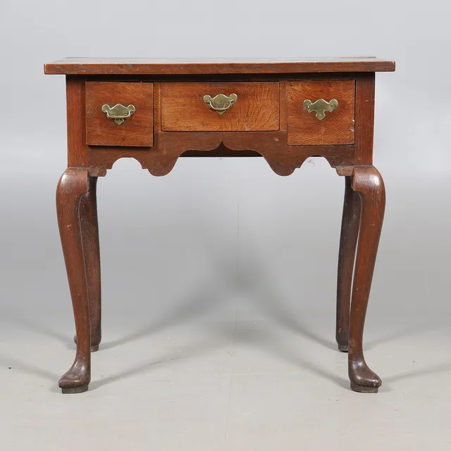 19THC ELM SIDE TABLE.